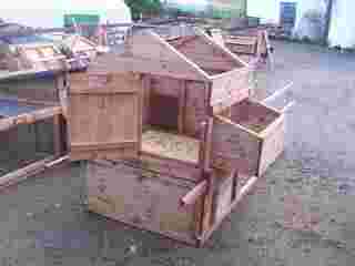 sliding floor is fitted; and the nestbox